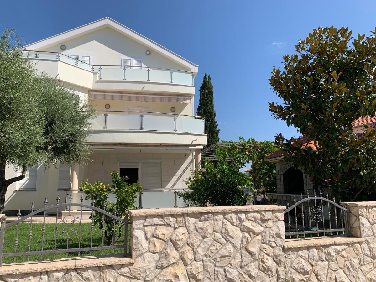 Apartments Dumancic Биоград-на-Мору Экстерьер фото